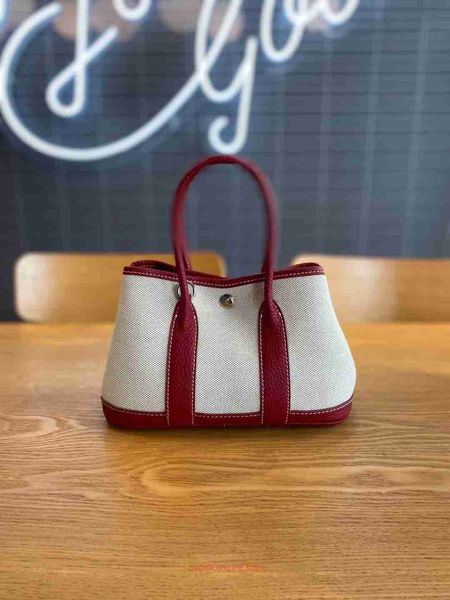 original h home tote bags wholesale 2023 new high class family bag women's garden canvas pitot fashionable cross body handbag have real
original h home tote bags wholesale 2023 new high class family bag women's garden canvas pitot fashionable cross body handbag have real