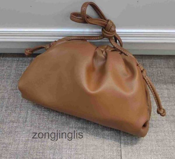designer large tote bag authentic crossbody fashion bags classic clip lady version cloud venetas bottegas pouch same hand shoulder soft pill
designer large tote bag authentic crossbody fashion bags classic clip lady version cloud venetas bottegas pouch same hand shoulder soft pill