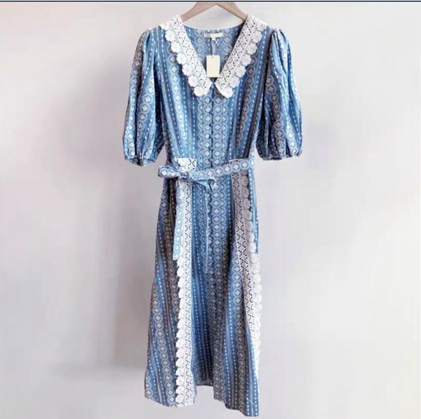 xiaoxiang xiaxin style ma * je lace up waist lapel lace lace embroidery waist up fashion style dress long, Black;gray
xiaoxiang xiaxin style ma * je lace up waist lapel lace lace embroidery waist up fashion style dress long, Black;gray