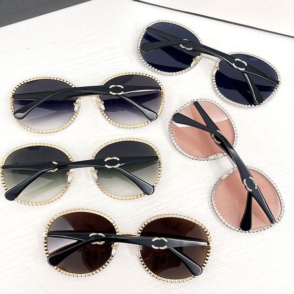 new fashion sunglasses rich diamond glasses women summer ch9552 style uv400 protective retro full-frame glasses with eyewear case, White;black
new fashion sunglasses rich diamond glasses women summer ch9552 style uv400 protective retro full-frame glasses with eyewear case, White;black