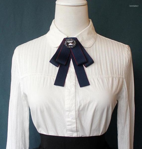 bow ties 2022 women wedding party banquet work shirt collar tie british necktie uniform bling rhinestone crystal ribbon bowt2882932, Black;gray
bow ties 2022 women wedding party banquet work shirt collar tie british necktie uniform bling rhinestone crystal ribbon bowt2882932, Black;gray