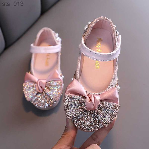 new children leather shoes rhinestone bow princess girls party dance shoes baby student flats kids performance shoes d785 l230518, Black;red
new children leather shoes rhinestone bow princess girls party dance shoes baby student flats kids performance shoes d785 l230518, Black;red