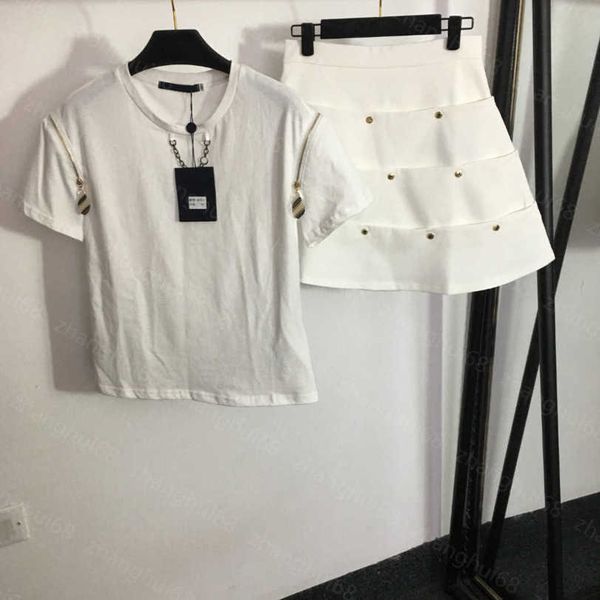 23ss womens designer clothing skirt set chain zipper preschooled short sleeve t-shirt layered rivets embellished a-line short skirt sets wom, White
23ss womens designer clothing skirt set chain zipper preschooled short sleeve t-shirt layered rivets embellished a-line short skirt sets wom, White