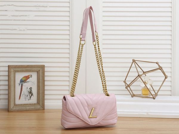 women's leather shoulder bag v car stitching decorative chain shoulder bag leather bag metal letters
women's leather shoulder bag v car stitching decorative chain shoulder bag leather bag metal letters