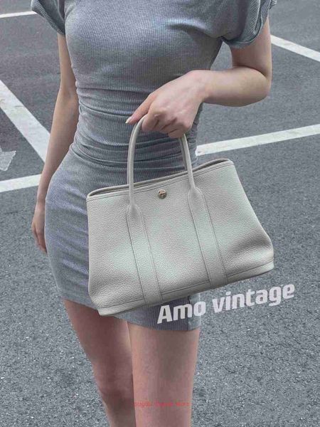 original h home tote bags wholesale genuine leather family garden bag portable female large capacity 2023 new commuting soft travel have rea
original h home tote bags wholesale genuine leather family garden bag portable female large capacity 2023 new commuting soft travel have rea