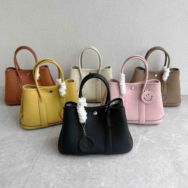 original h home tote bags wholesale togo layer cowhide garden bag genuine leather texture handbag fashionable and versat have real logo ge3l
original h home tote bags wholesale togo layer cowhide garden bag genuine leather texture handbag fashionable and versat have real logo ge3l