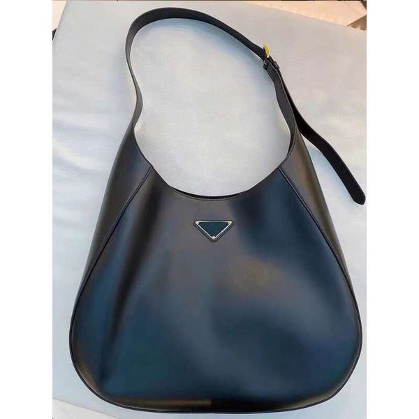 new tote bag fashion genuine leather shoulder bag crossbody bag commuter shopping bag letter tote bag tramp bag large capacity designer bag
new tote bag fashion genuine leather shoulder bag crossbody bag commuter shopping bag letter tote bag tramp bag large capacity designer bag