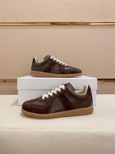 famous brands maisons men sneakers shoes suede & leather trainers rubber sole runner sports stitching low-comfort casual walking eu38-46, Black
famous brands maisons men sneakers shoes suede & leather trainers rubber sole runner sports stitching low-comfort casual walking eu38-46, Black