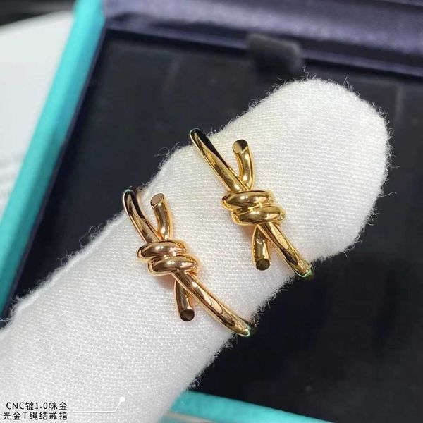 versatile gu ailing's same tiffay kont series knot ring winding design v gold high version plated 18k female jeja, Golden;silver
versatile gu ailing's same tiffay kont series knot ring winding design v gold high version plated 18k female jeja, Golden;silver