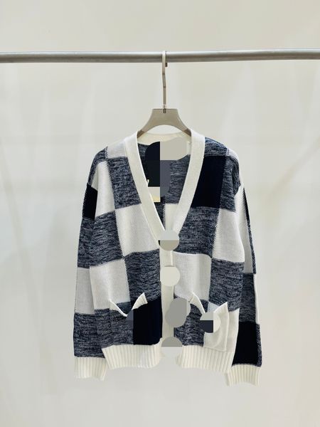 626 2023 runway summer brand same style sweater striped long sleeve v neck white black cardigan gray fashion clothes womens fengjie
626 2023 runway summer brand same style sweater striped long sleeve v neck white black cardigan gray fashion clothes womens fengjie