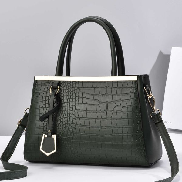women's bag new crocodile pattern solid color one shoulder crossbody large capacity texture versatile women's bag big bag
women's bag new crocodile pattern solid color one shoulder crossbody large capacity texture versatile women's bag big bag