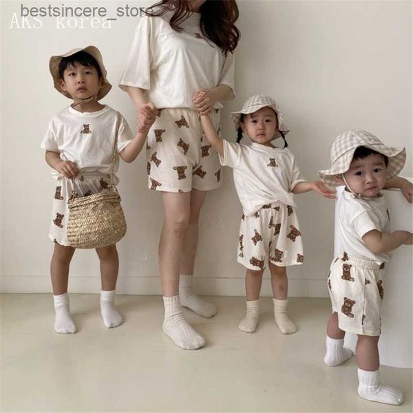 a family of three parent-child t-shirt 2022 summer new cartoon bear pullover + shorts cute baby suit kids outfits l230522, Blue
a family of three parent-child t-shirt 2022 summer new cartoon bear pullover + shorts cute baby suit kids outfits l230522, Blue