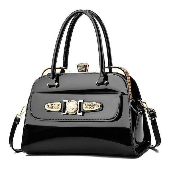 taizhou women's bag new bright leather diamond inlaid steel frame bag selling women's bag handbag large capacity single shoulder b
taizhou women's bag new bright leather diamond inlaid steel frame bag selling women's bag handbag large capacity single shoulder b