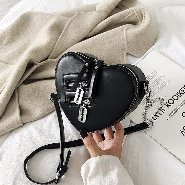 evening bags gothic heart blade zipper chain crossbody for women girl casual shoulder purses handbags techwear summer wallet goth 230629
evening bags gothic heart blade zipper chain crossbody for women girl casual shoulder purses handbags techwear summer wallet goth 230629