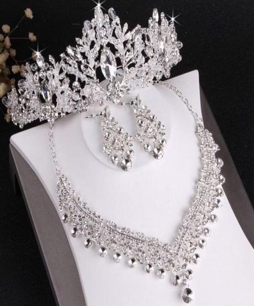 headpieces bridal wedding dress selling wedding crown necklace and earrings threepiece set of white crystal inlaid rhineston1706311, Silver
headpieces bridal wedding dress selling wedding crown necklace and earrings threepiece set of white crystal inlaid rhineston1706311, Silver