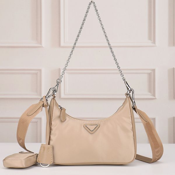 cross body the hobo is so popular that it's hard to find. it's delicate lightweight and comfortable and it fits well on the back.
cross body the hobo is so popular that it's hard to find. it's delicate lightweight and comfortable and it fits well on the back.