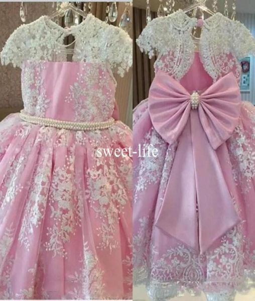 2019 gorgeous lace appliques girls pageant gowns cap sleeves beaded big bow flower girl dresses for wedding pink kids communion dr7036325, White;blue
2019 gorgeous lace appliques girls pageant gowns cap sleeves beaded big bow flower girl dresses for wedding pink kids communion dr7036325, White;blue