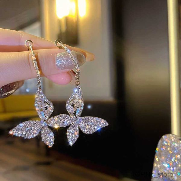 stud advanced elegant shiny diamond butterfly pendant earrings for women fashion earring daily party jewelry gifts r230630, Golden;silver
stud advanced elegant shiny diamond butterfly pendant earrings for women fashion earring daily party jewelry gifts r230630, Golden;silver