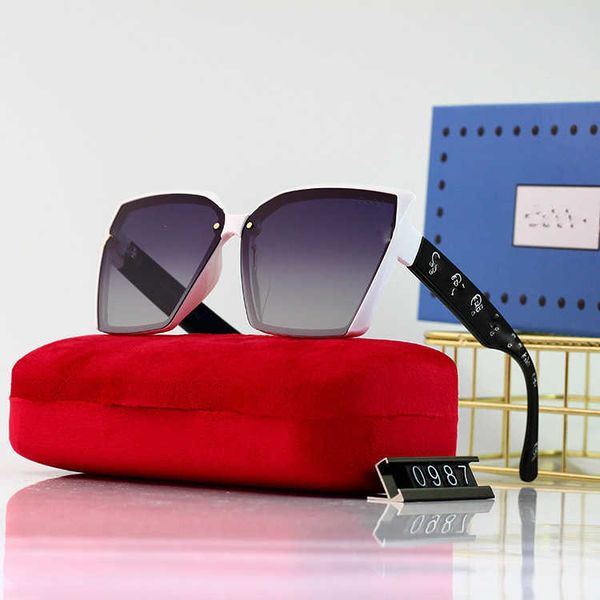 wholesale of trendy polarized light men's and women's fashionable sunglasses two color square large frame flat glasses, White;black
wholesale of trendy polarized light men's and women's fashionable sunglasses two color square large frame flat glasses, White;black