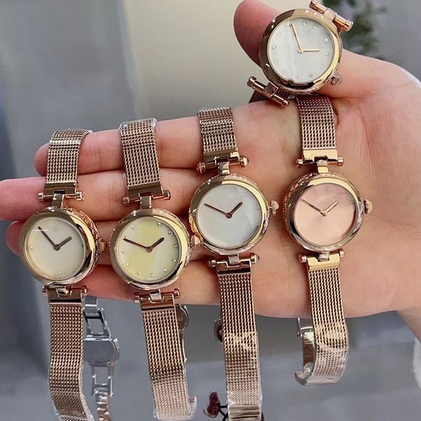 new fashion women's watch exquisite and elegant classic imported quartz movement stainless steel band and simple dial, Slivery;brown
new fashion women's watch exquisite and elegant classic imported quartz movement stainless steel band and simple dial, Slivery;brown