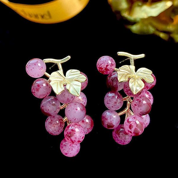 charm springsummer purple grape string earrings for women with personalized fashion and exaggerated temperament luxury silver needle 230630, Golden
charm springsummer purple grape string earrings for women with personalized fashion and exaggerated temperament luxury silver needle 230630, Golden