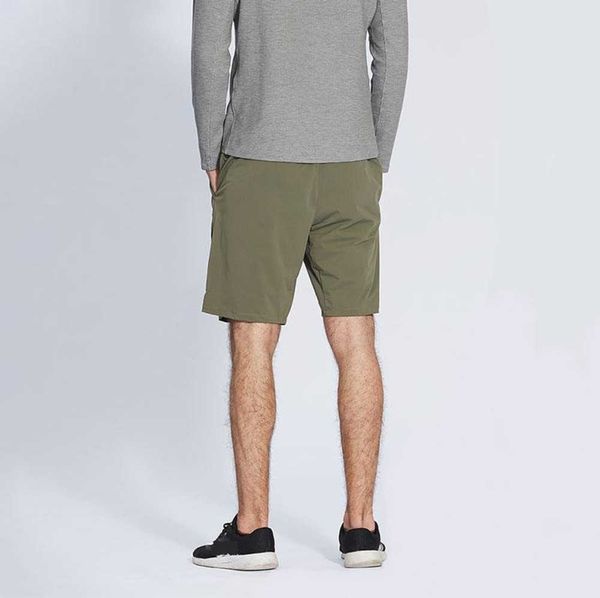 lulu men shorts quick drying yoga sports fitness short pants have cinchable drawcord summer training sweatpants with back drop-in pockets ni, White;black
lulu men shorts quick drying yoga sports fitness short pants have cinchable drawcord summer training sweatpants with back drop-in pockets ni, White;black