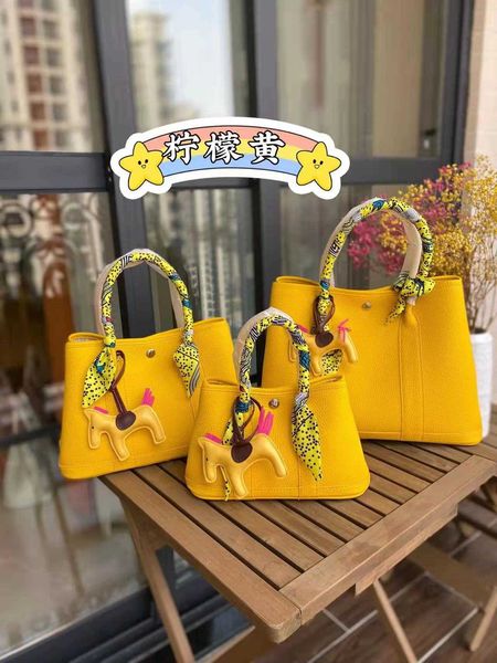 original designer bags h home lichee grain layer cow leather garden bag 2023 large capacity mommy fashion women's handbag 1gog
original designer bags h home lichee grain layer cow leather garden bag 2023 large capacity mommy fashion women's handbag 1gog