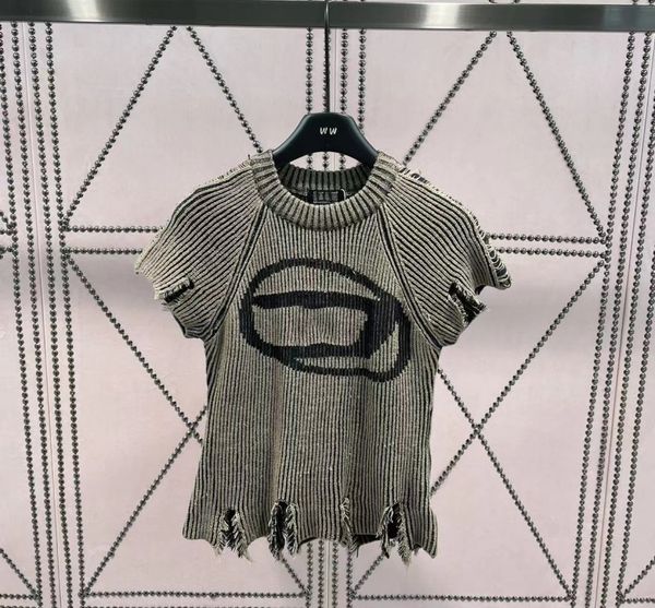 2023 designer clothes new womens hip skirt vest womens skirt high-quality metal buckle crewneck suspender vests simple and senior wear tank, White
2023 designer clothes new womens hip skirt vest womens skirt high-quality metal buckle crewneck suspender vests simple and senior wear tank, White