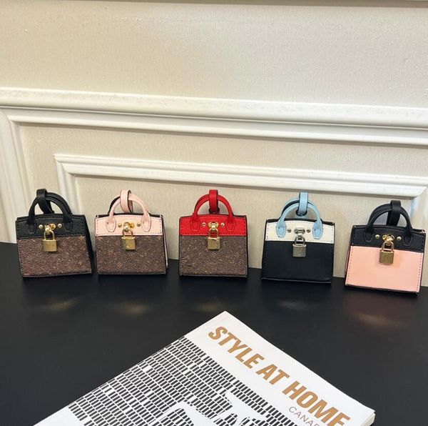 designer bags brown letter key wallets luxury brand mini handbags coin purses famous women and men zipper clutch bag purses totes crossbody, Red;blue
designer bags brown letter key wallets luxury brand mini handbags coin purses famous women and men zipper clutch bag purses totes crossbody, Red;blue