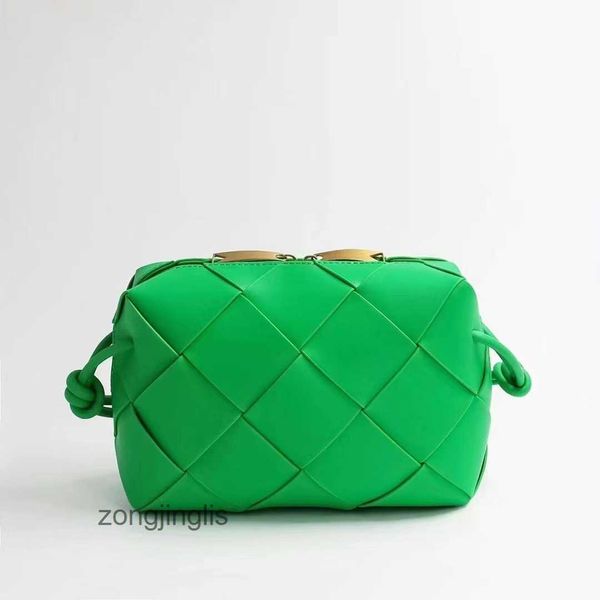 camera green womven square classic venetas lady's bags cassettes small leather designer messenger bag woven 2023 for bottegas ri 2zus
camera green womven square classic venetas lady's bags cassettes small leather designer messenger bag woven 2023 for bottegas ri 2zus