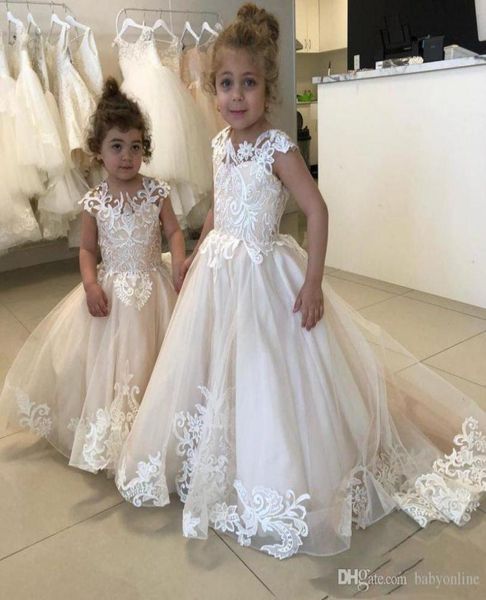 new elegant lace applique flower girl dresses for wedding buttons back toddler pageant gowns tulle sweep train kids communion dres5395998, White;blue
new elegant lace applique flower girl dresses for wedding buttons back toddler pageant gowns tulle sweep train kids communion dres5395998, White;blue
