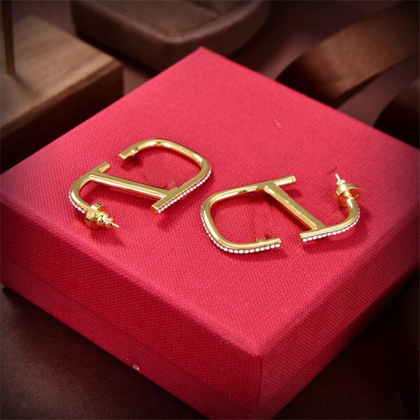 designer earring letter v stud pearl earringluxury metal earring jeweler woman gifts women fashion hoop jewelry vfd1, Golden;silver
designer earring letter v stud pearl earringluxury metal earring jeweler woman gifts women fashion hoop jewelry vfd1, Golden;silver