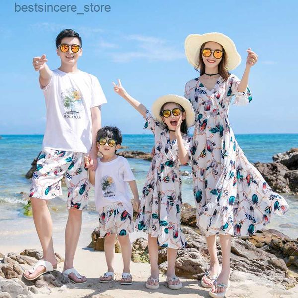 summer family matching outfits mother and daughter feather print chiffon dress father-son soft t-shirt shorts parent-child suit l230522, Blue
summer family matching outfits mother and daughter feather print chiffon dress father-son soft t-shirt shorts parent-child suit l230522, Blue