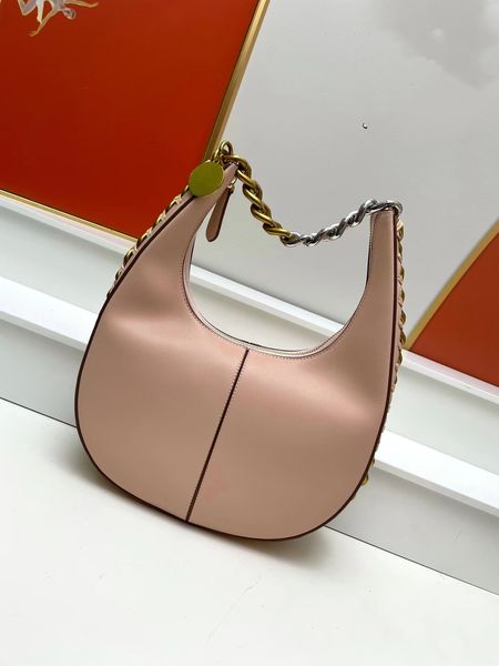 2023 r women's leather shoulder bag is crafted from a highly sought after leather alternative material paired with a mixed metal diamon
2023 r women's leather shoulder bag is crafted from a highly sought after leather alternative material paired with a mixed metal diamon