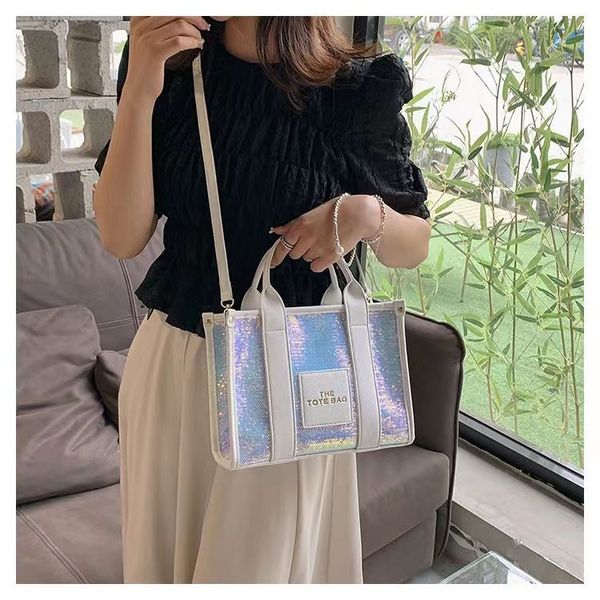 the tote bag new designer bag cool practical large capacity plain crossbody shoulder handbag leather embossing casual square leather wallet
the tote bag new designer bag cool practical large capacity plain crossbody shoulder handbag leather embossing casual square leather wallet