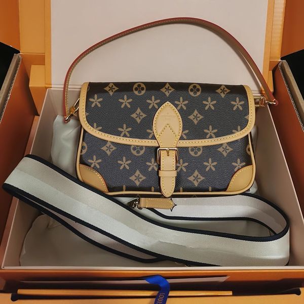 m45985 designer underarm bags diane bag m46386 women handbags tote zipper wallets clutch men cross body genuine leather cosmetic bag shoulde
m45985 designer underarm bags diane bag m46386 women handbags tote zipper wallets clutch men cross body genuine leather cosmetic bag shoulde