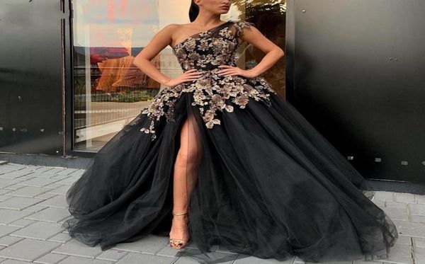 modern black tulle high split prom ball gown custom made one shoulder sleeveless evening gowns with gold appliques6181557
modern black tulle high split prom ball gown custom made one shoulder sleeveless evening gowns with gold appliques6181557