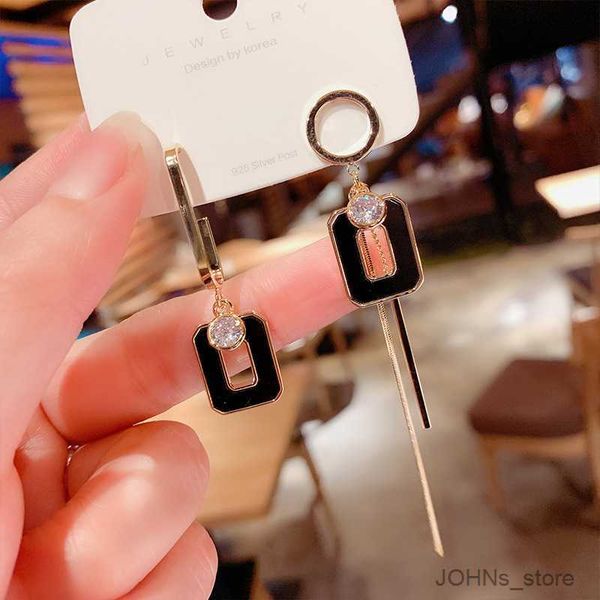 stud new simple asymmetrical luxury earrings for women earrings round geometric earrings style fashion r230630, Golden;silver
stud new simple asymmetrical luxury earrings for women earrings round geometric earrings style fashion r230630, Golden;silver