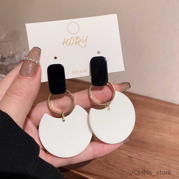 stud new design geometric exaggerated personalized stud earrings for women fashion earring daily birthday party jewelry gifts r230630, Golden;silver
stud new design geometric exaggerated personalized stud earrings for women fashion earring daily birthday party jewelry gifts r230630, Golden;silver