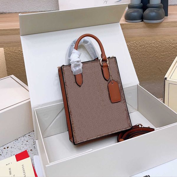 designer shoulder bags women men mini luxury handbags fashion simple square bag real leather crossbody handbags 230615
designer shoulder bags women men mini luxury handbags fashion simple square bag real leather crossbody handbags 230615