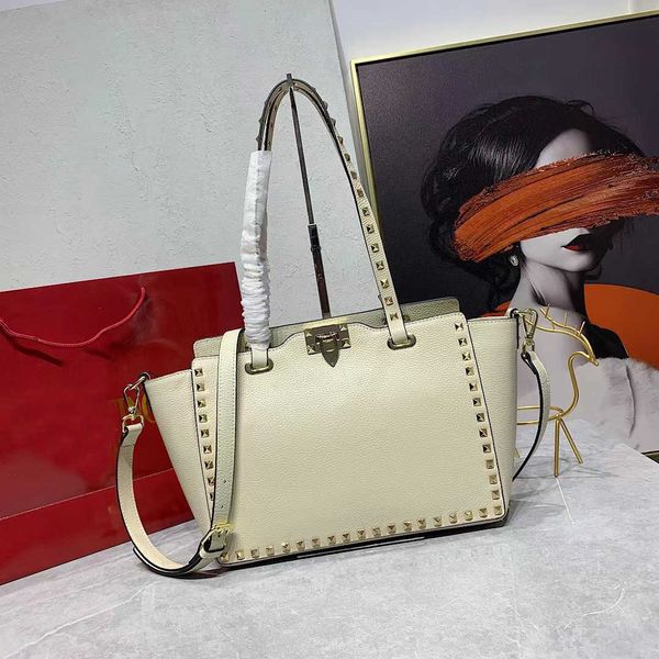 valentiino bag purse fashionable lady bags designer summer v-button willow cowhide shopping crossbody single shoulder elegant vhtu
valentiino bag purse fashionable lady bags designer summer v-button willow cowhide shopping crossbody single shoulder elegant vhtu