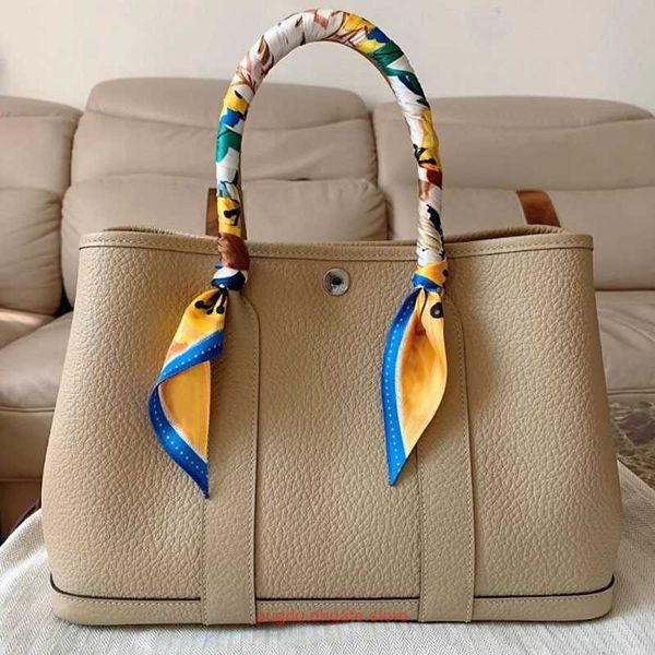 original h home tote bags wholesale garden bag 2023 new fashion leather large capacity travel portable mommy bucket bride wedding have real
original h home tote bags wholesale garden bag 2023 new fashion leather large capacity travel portable mommy bucket bride wedding have real