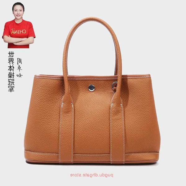 original h home tote bags wholesale diy handbag womens texture garden bag genuine leather tote large capacity computer pass mommy shoulde ha
original h home tote bags wholesale diy handbag womens texture garden bag genuine leather tote large capacity computer pass mommy shoulde ha