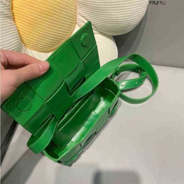 bottegas bags venetas cassettes oil wax leather mini woven pillow bag cowhide waist chest female messenger texture niche have logo frj 4znv
bottegas bags venetas cassettes oil wax leather mini woven pillow bag cowhide waist chest female messenger texture niche have logo frj 4znv
