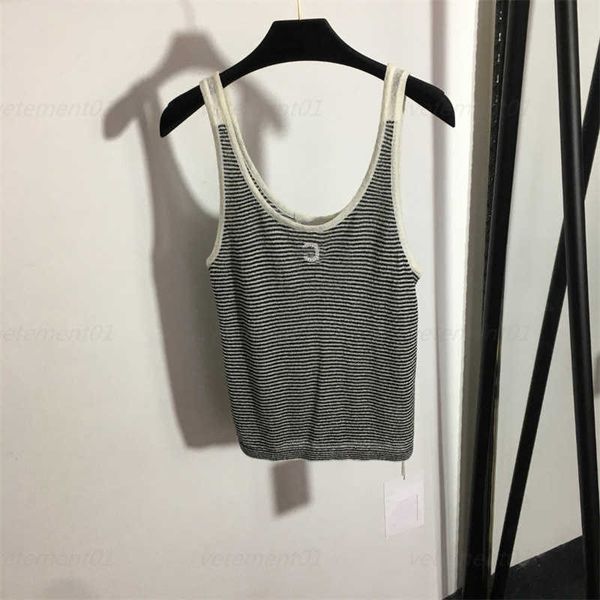 designers knitting tank fashion girls xiaoxiang logo slim and versatile knitted camisole 3 color size s-l designer women clothes 0607, White
designers knitting tank fashion girls xiaoxiang logo slim and versatile knitted camisole 3 color size s-l designer women clothes 0607, White
