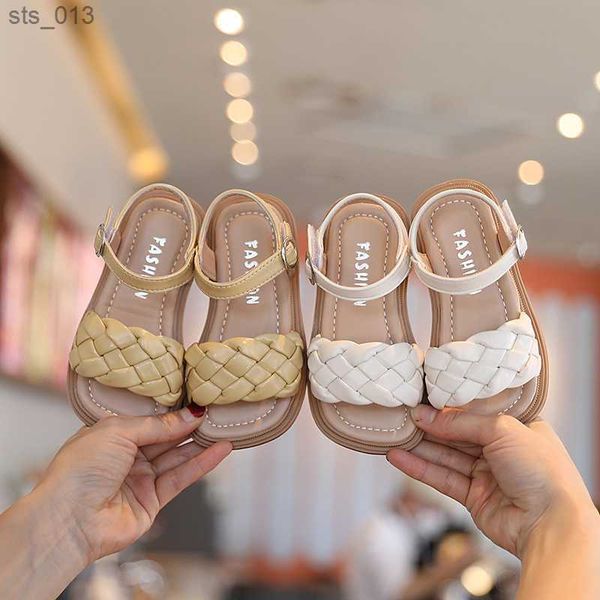 new girls' sandals kids beach shoes weave style fashion woven children's sandals soft sole open toe princess shoes 2023 summer l23, Black;red
new girls' sandals kids beach shoes weave style fashion woven children's sandals soft sole open toe princess shoes 2023 summer l23, Black;red
