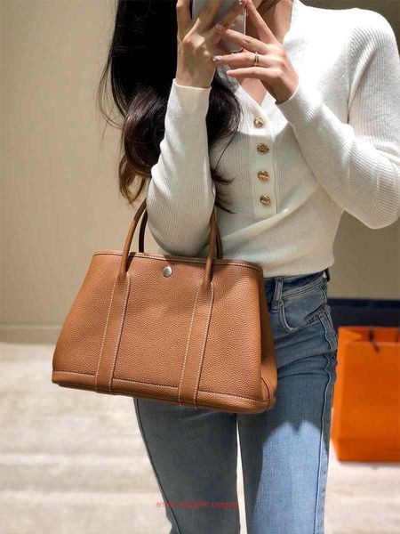 original h home tote bags wholesale 2023 new leather women's bag garden single shoulder messenger cow handbag large capacity shopping h
original h home tote bags wholesale 2023 new leather women's bag garden single shoulder messenger cow handbag large capacity shopping h