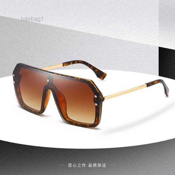 new one piece fashion large frame men's and women's sunglasses personalized color film slim tone 1 wpia, White;black
new one piece fashion large frame men's and women's sunglasses personalized color film slim tone 1 wpia, White;black