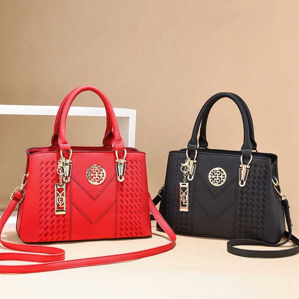internet celebrity new middle-aged mother handbag crossbody shoulder large capacity fashionable women's bag
internet celebrity new middle-aged mother handbag crossbody shoulder large capacity fashionable women's bag