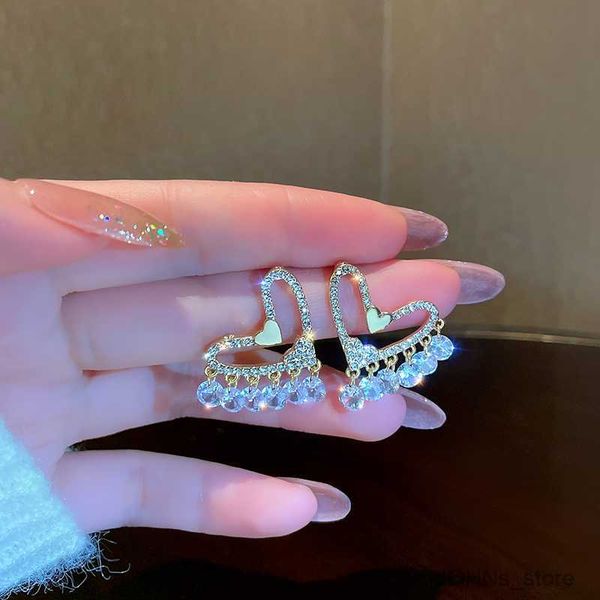 stud simple cold light exquisite diamond inlaid water diamond love earrings for women fashion earring daily party jewelry gift r230630, Golden;silver
stud simple cold light exquisite diamond inlaid water diamond love earrings for women fashion earring daily party jewelry gift r230630, Golden;silver
